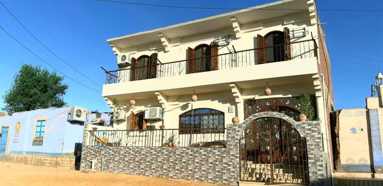 Habibi Nubian Guest House-Nubian Hospitality Асуан Екстериор снимка